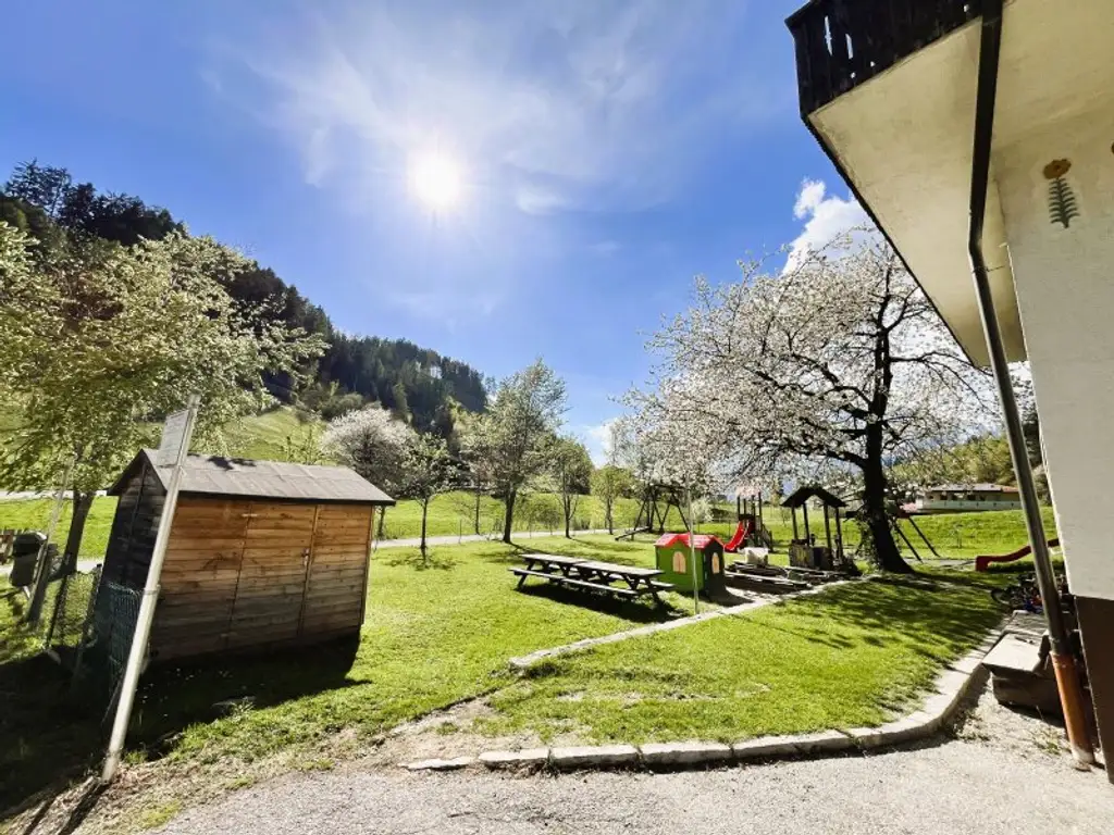 TRAUMLAGE: Sonniges Baugrundstück nahe Innsbruck im GRÜNEN - PERFEKT für die ganze FAMILIE!