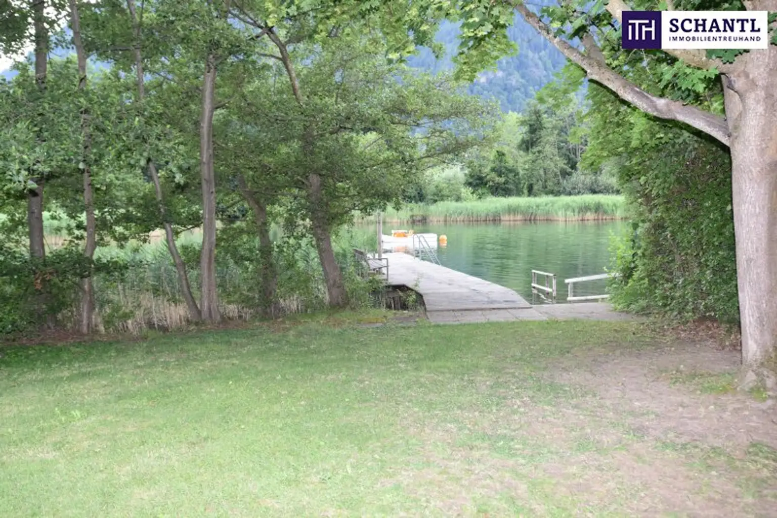 ++EXKLUSIVE ca. 92m² EIGENTUMSWOHNUNG am OSSIACHER SEE++mit PRIVATEM SEEZUGANG++ PANORAMABLICK auf die GERLITZEN++ZWEITWOHNSITZ ALS WERTANLAGE++