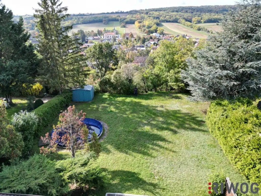 Sonniger Bungalow mit südseitigem Garten inkl. Fernsicht & Pool | neue Einbauküche | Klima | voll unterkellert