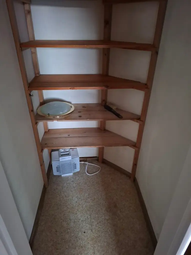 Teilrenovierte Kleinwohnung mit Küchenblock im Hochparterre in Mürzzuschlag zu kaufen !