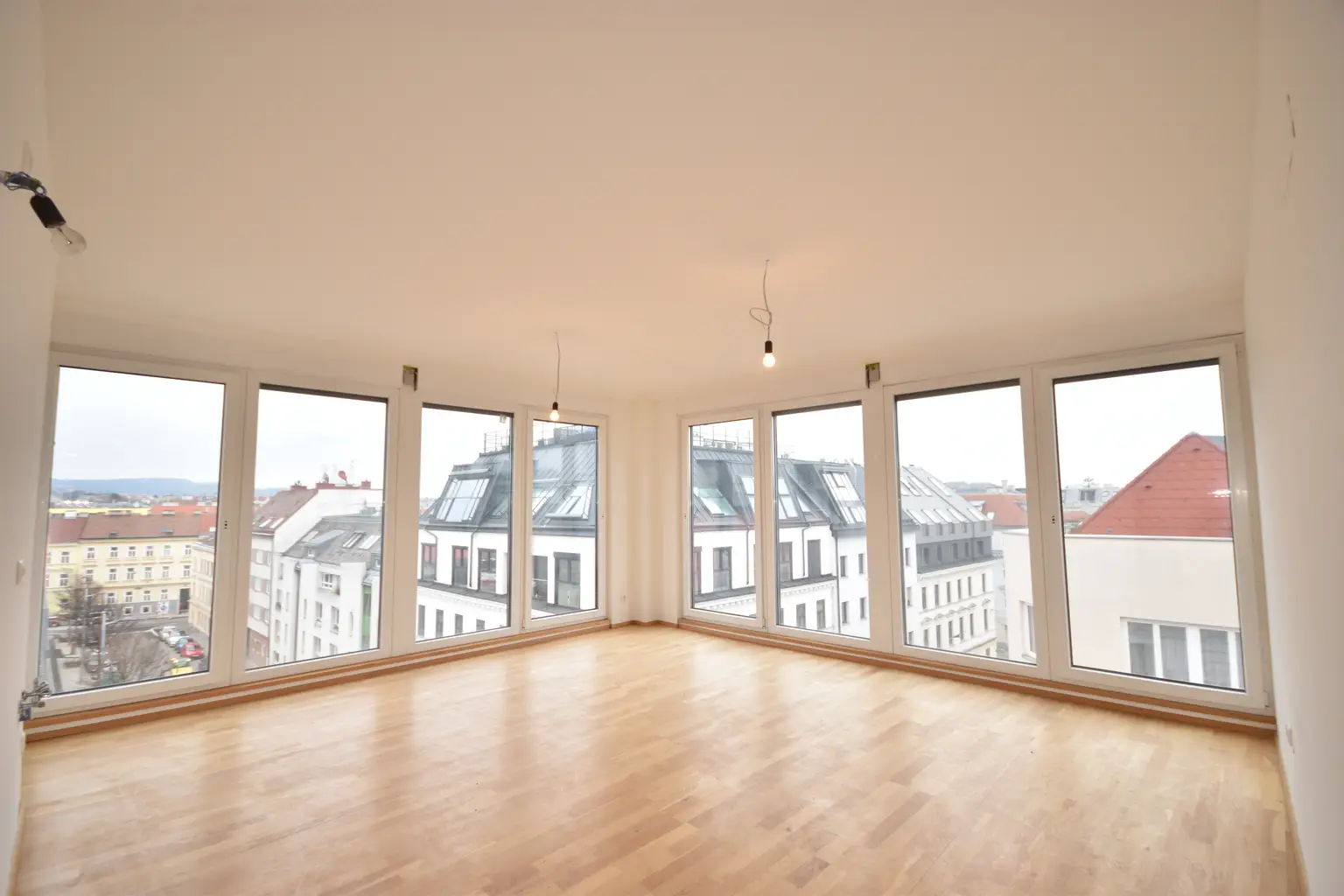 "17. BEZIRK - Wohnen über den Dächern von Wien – Helle Maisonette mit großer Dachterrasse"