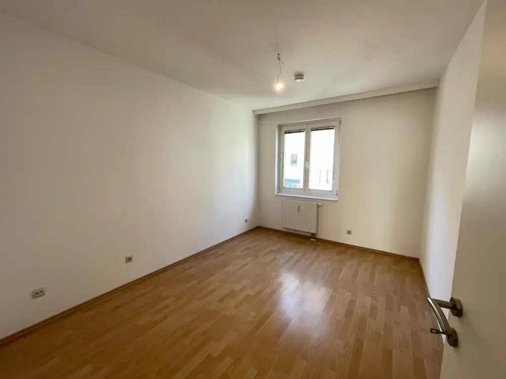 Lichtdurchflutete 3-Zimmer-Wohnung mit Balkon in zentraler Lage