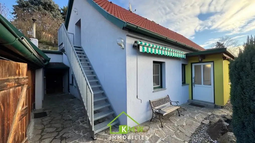 Saniertes, kleines Haus in guter Lage