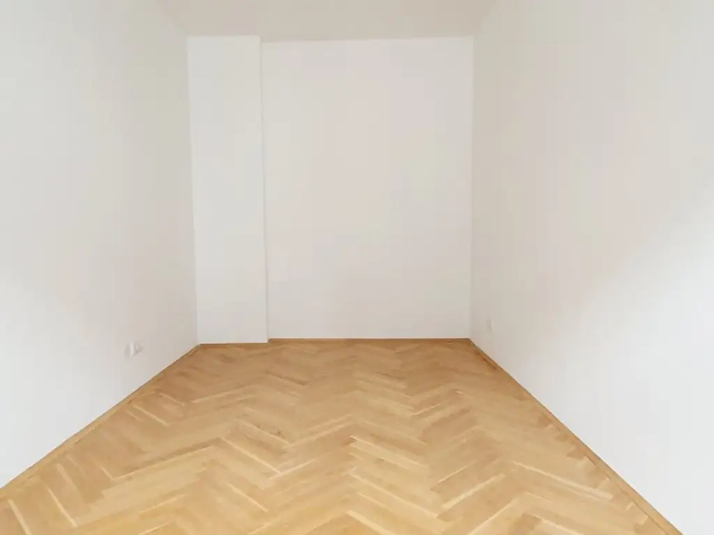 ERSTBEZUG Top sanierter Altbau nähe Meidlinger Hauptstraße 3. Liftstock