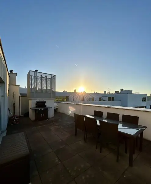 Einzigartige Dachgeschosswohnung mit Traum-Ausblick auf den Kahlenberg!