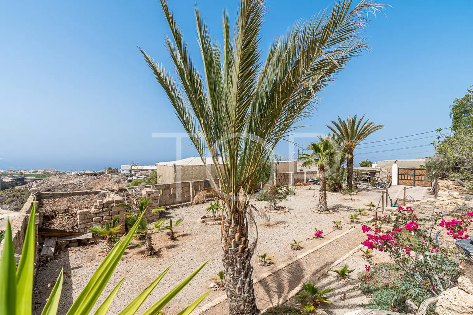 Romántica mansión con seis apartamentos en Costa de Adeje
