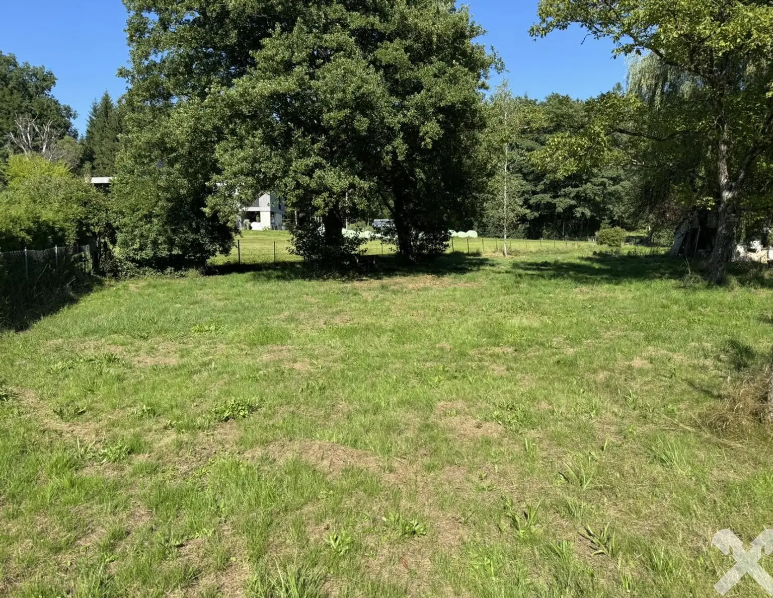 Idyllisch Leben - Grundstück mit altem Baumbestand und Teich