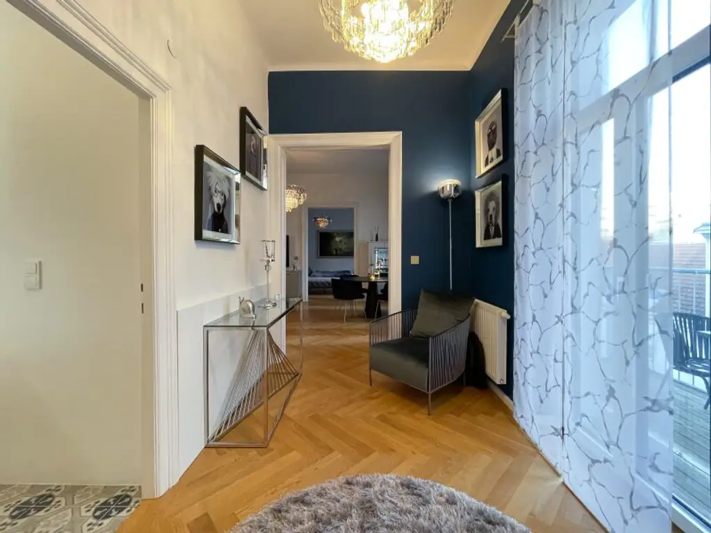 Exklusive Altbau-Residenz mit modernster Technik – hofseitige 2-Zimmerwohnung mit Balkon beim Naschmarkt