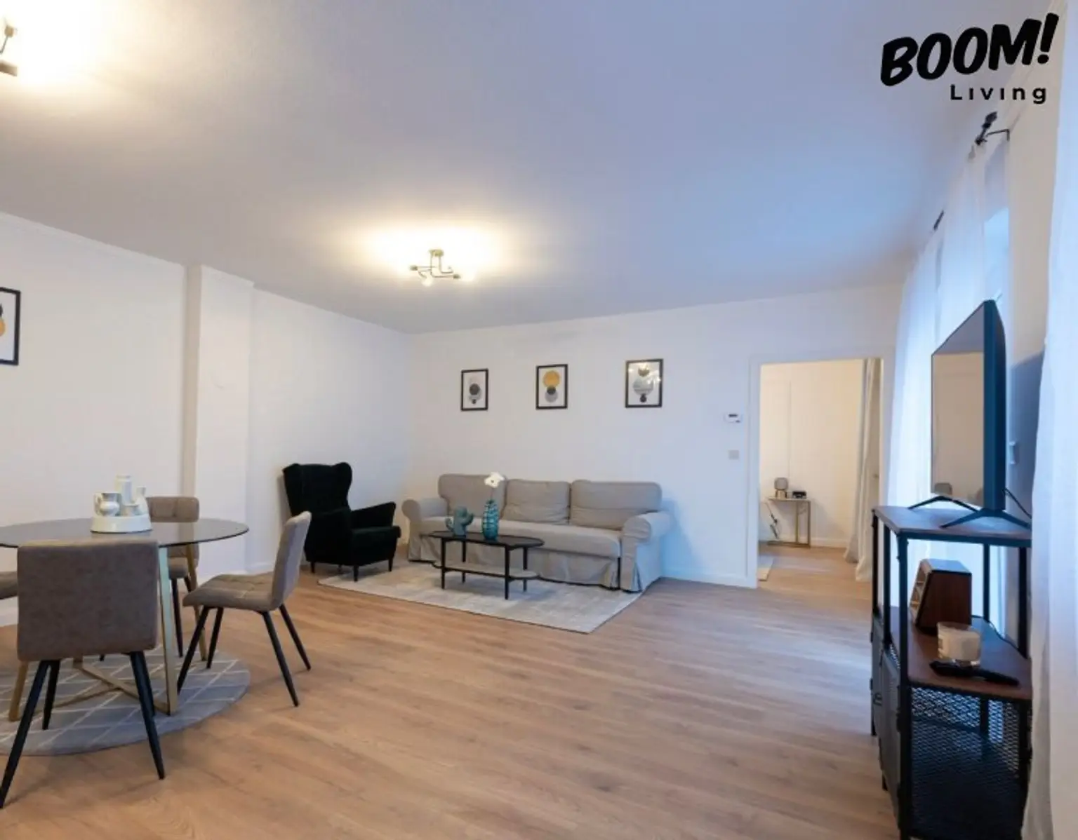 Historischer Charme trifft modernes Wohnen // Saniertes Zinshaus mit historischem Flair // Ausbaupotenzial im Dachgeschoss und Genehmigung für Kurzzeitvermietung, 1180 Wien.