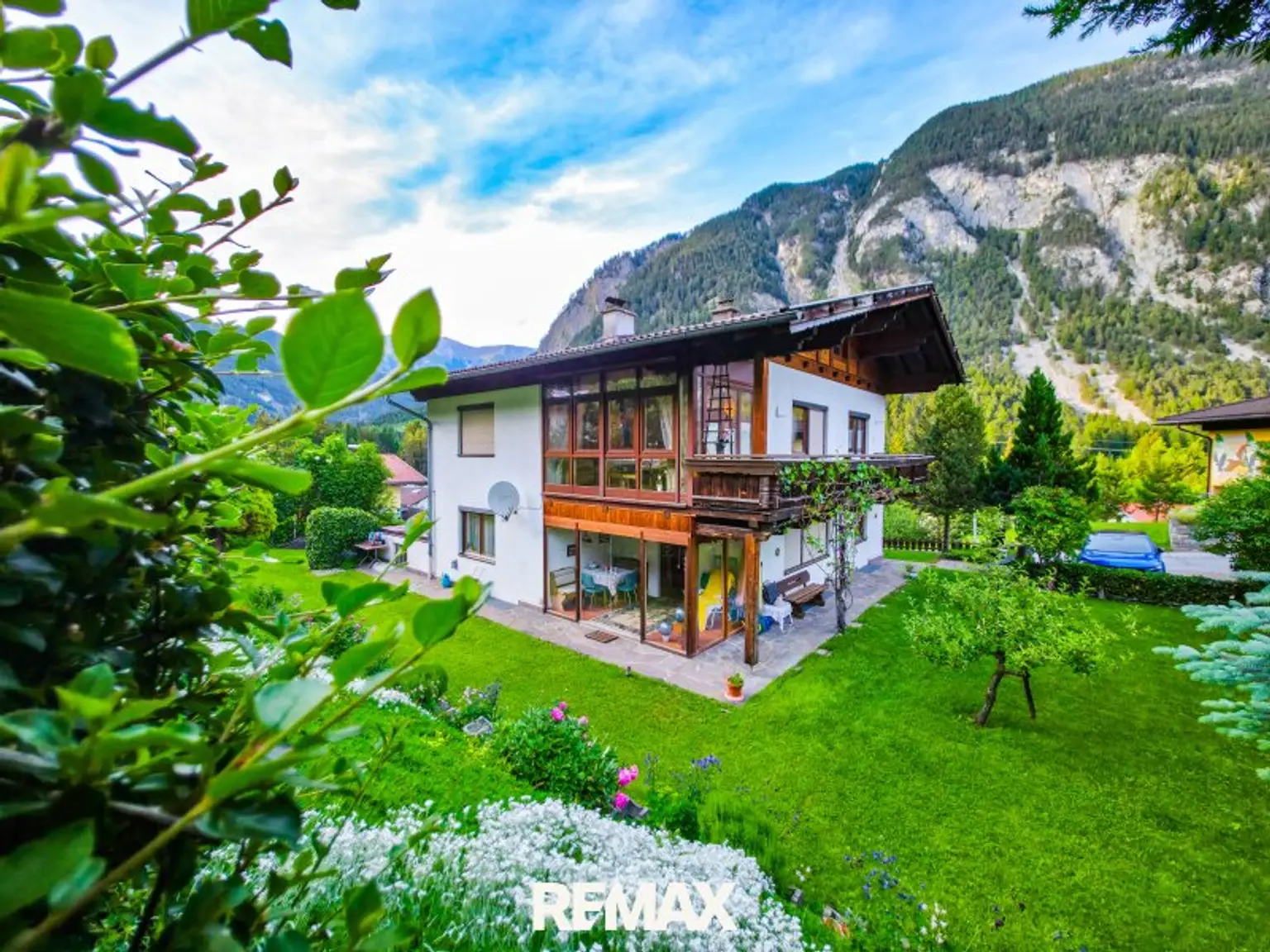 Familienfreundliches Mehrfamilienhaus mit traumhaftem Garten in Nassereith!