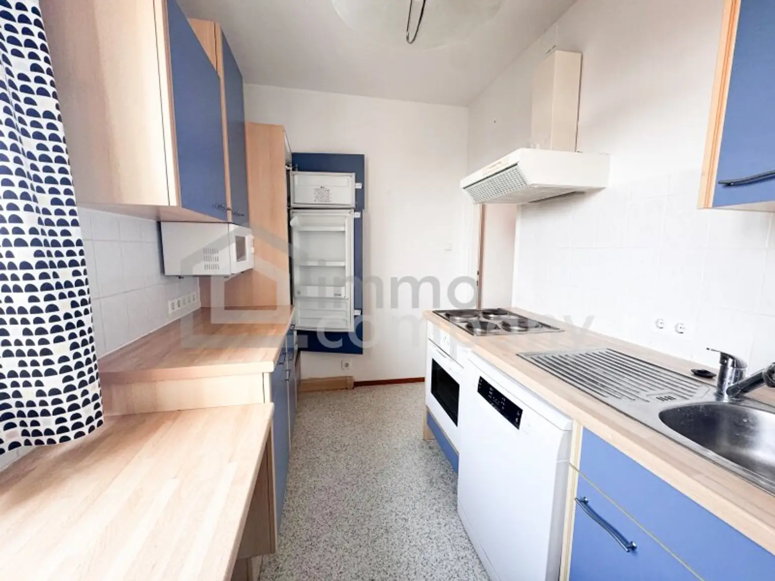 TRAUMHAFTE DACHGESCHOSSWOHNUNG mit zwei Balkonen in Baden!