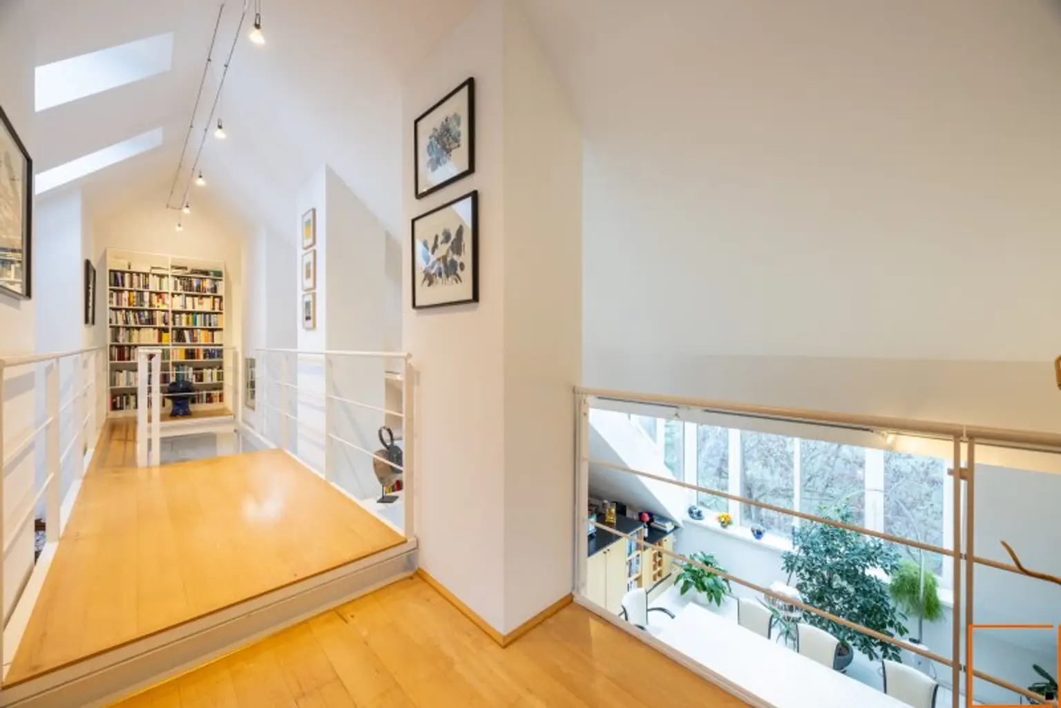 Luftiges Familien-Penthouse mit Ateliercharakter, großen Terrassen und Grünblick