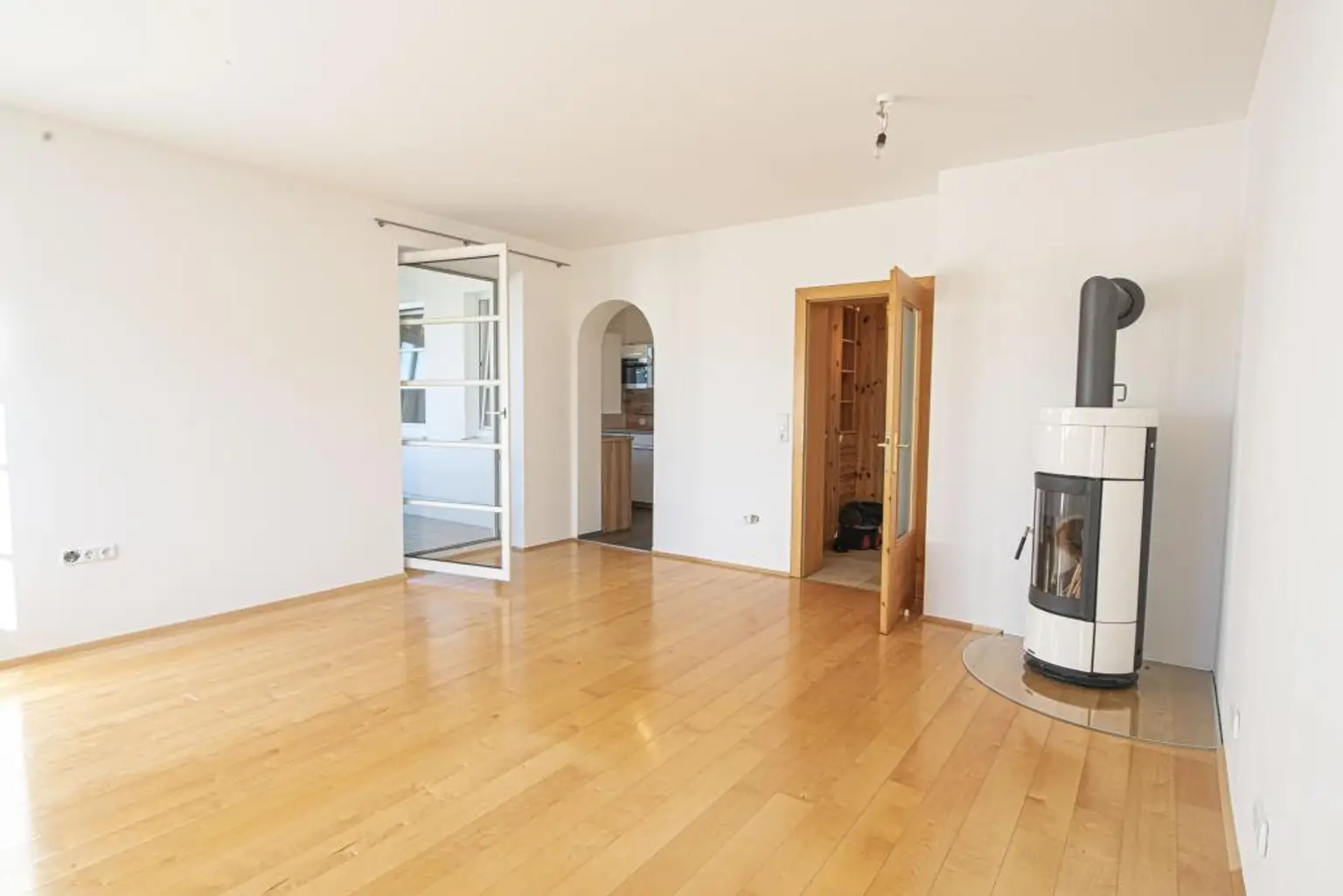 Gepflegte, helle und zentrale Wohnung mit Garage