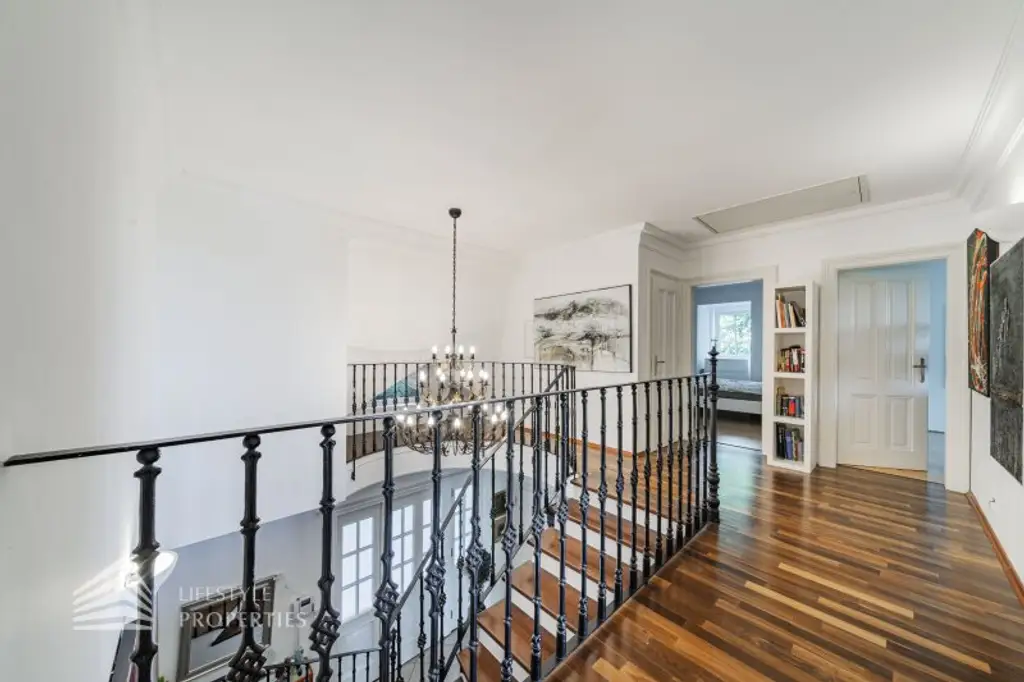 Wunderschöne Villa mit Pool und weitläufigem Grundstück, Nähe Pressbaum