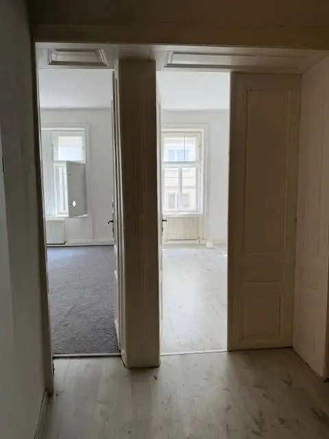 Stadtwohntraum ca.90 m²  in bester Ottakringer Lage - Renovierungsbedürftiges Juwel mit viel Potential !