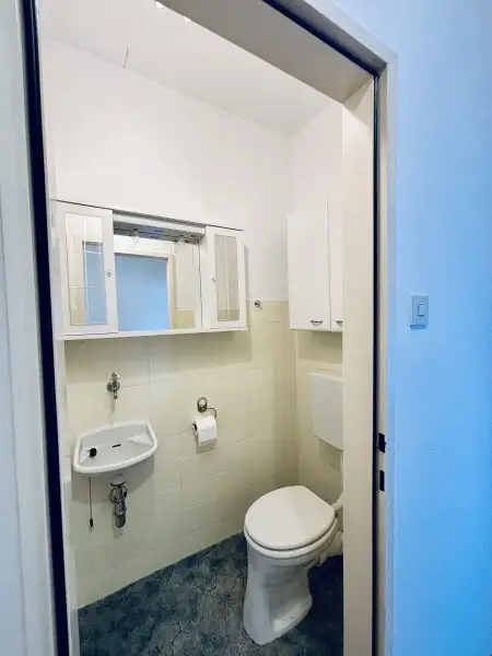 Gepflegte 2-Zimmer-Wohnung mit Loggia und KFZ-Stellplatz!