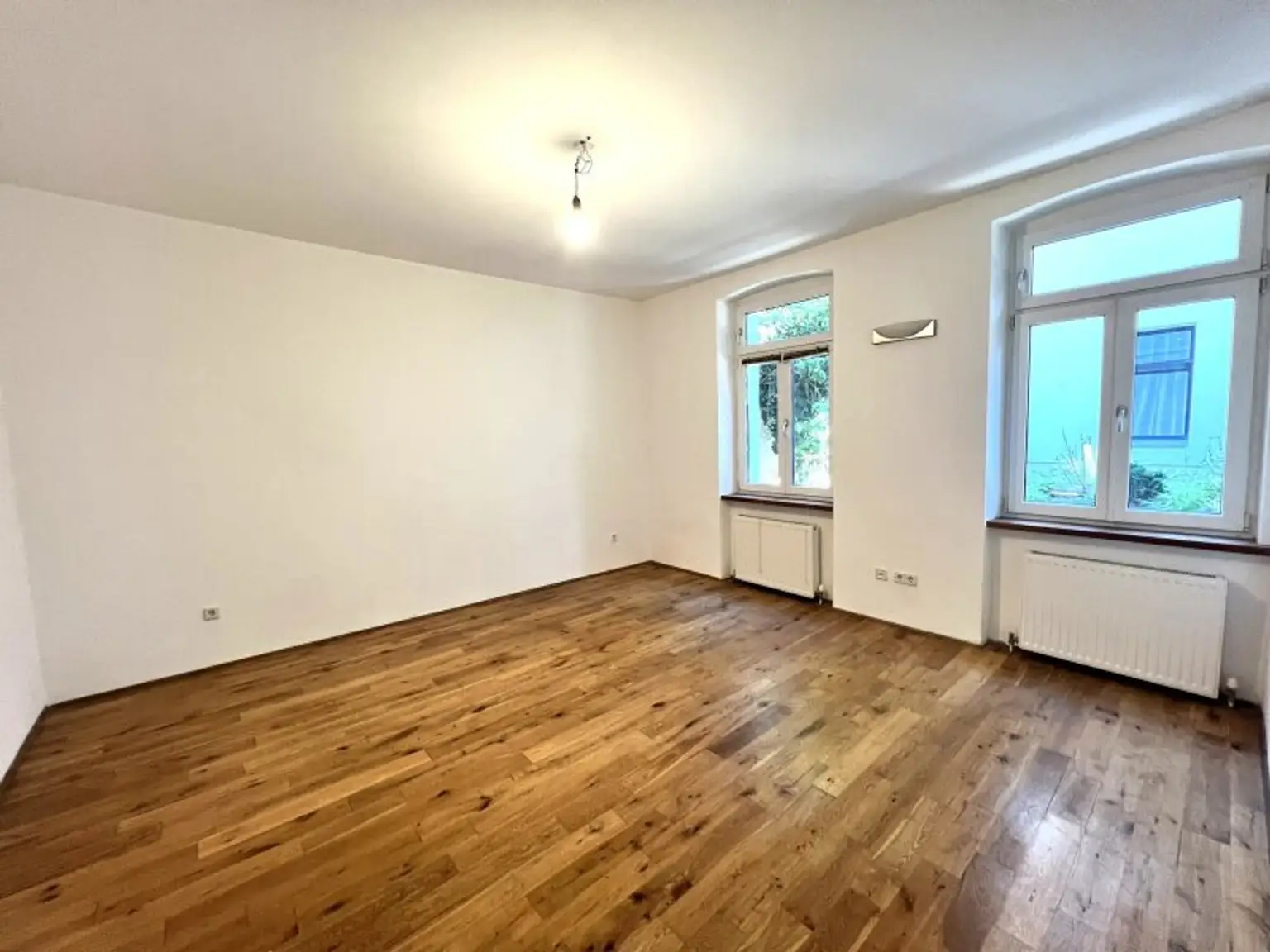 Großzügige 3-Zimmer-Praxis oder Büro mit Gartenterrasse in Wien 12 - Hetzendorf inkl. Gartenterrasse - barrierefrei(!)