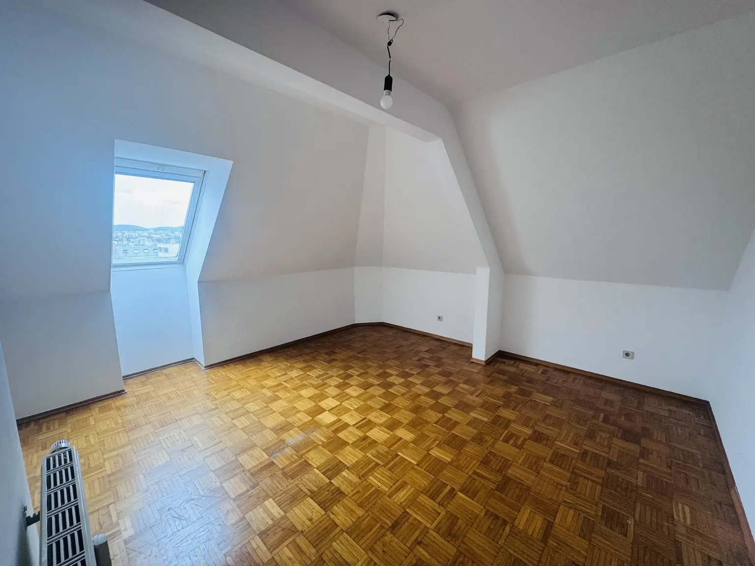 Großzügige 3-Zimmer-Maisonette mit Balkon & Garagenplatz im Dachgeschoss
