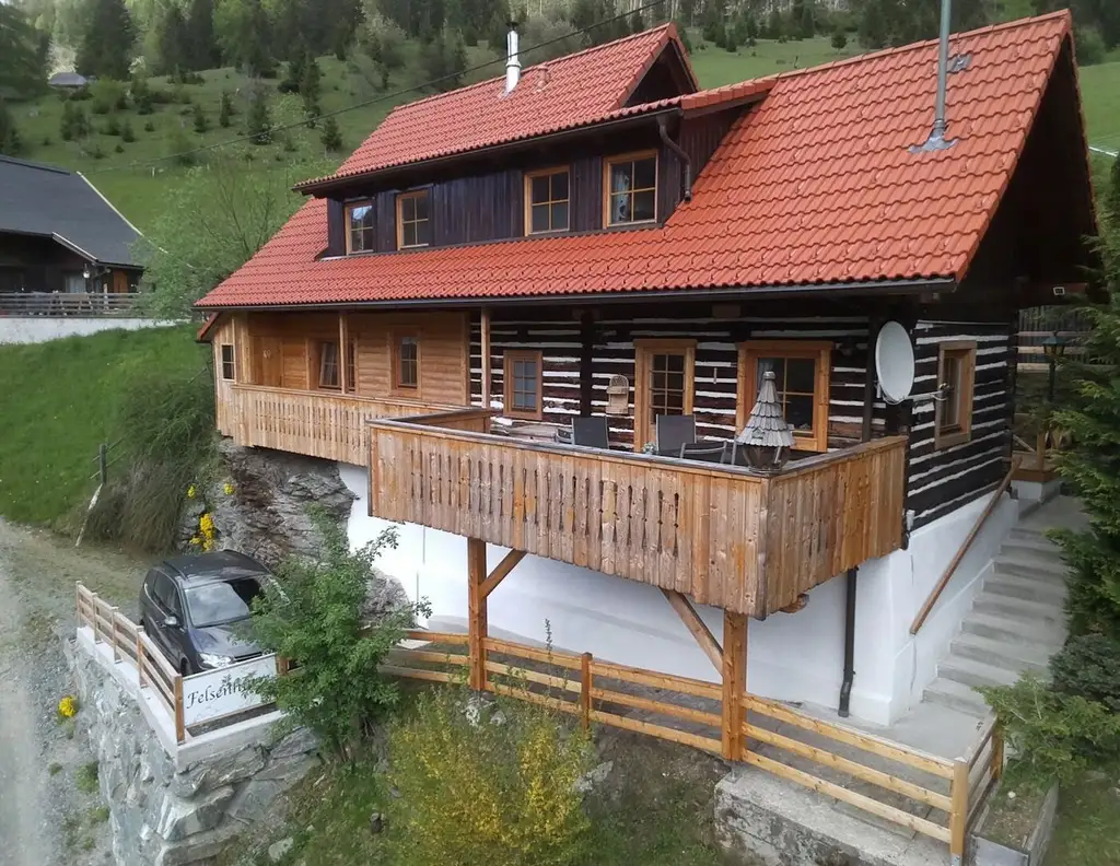 CHALET FÜR 7 - 8 PERSONEN IN KÄRNTEN MIT UNVERBUNDENER AUSSICHT In der Nähe der Ski- und Wandergebiete Bad Kleinkirchheim & Turracher Höhe!