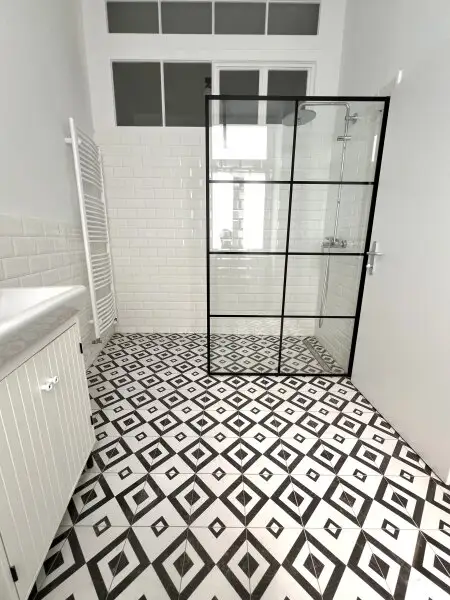 100m² Altbauwohnung: 3-Zimmer. 2 Bäder mit moderner Küche & Ausstattung