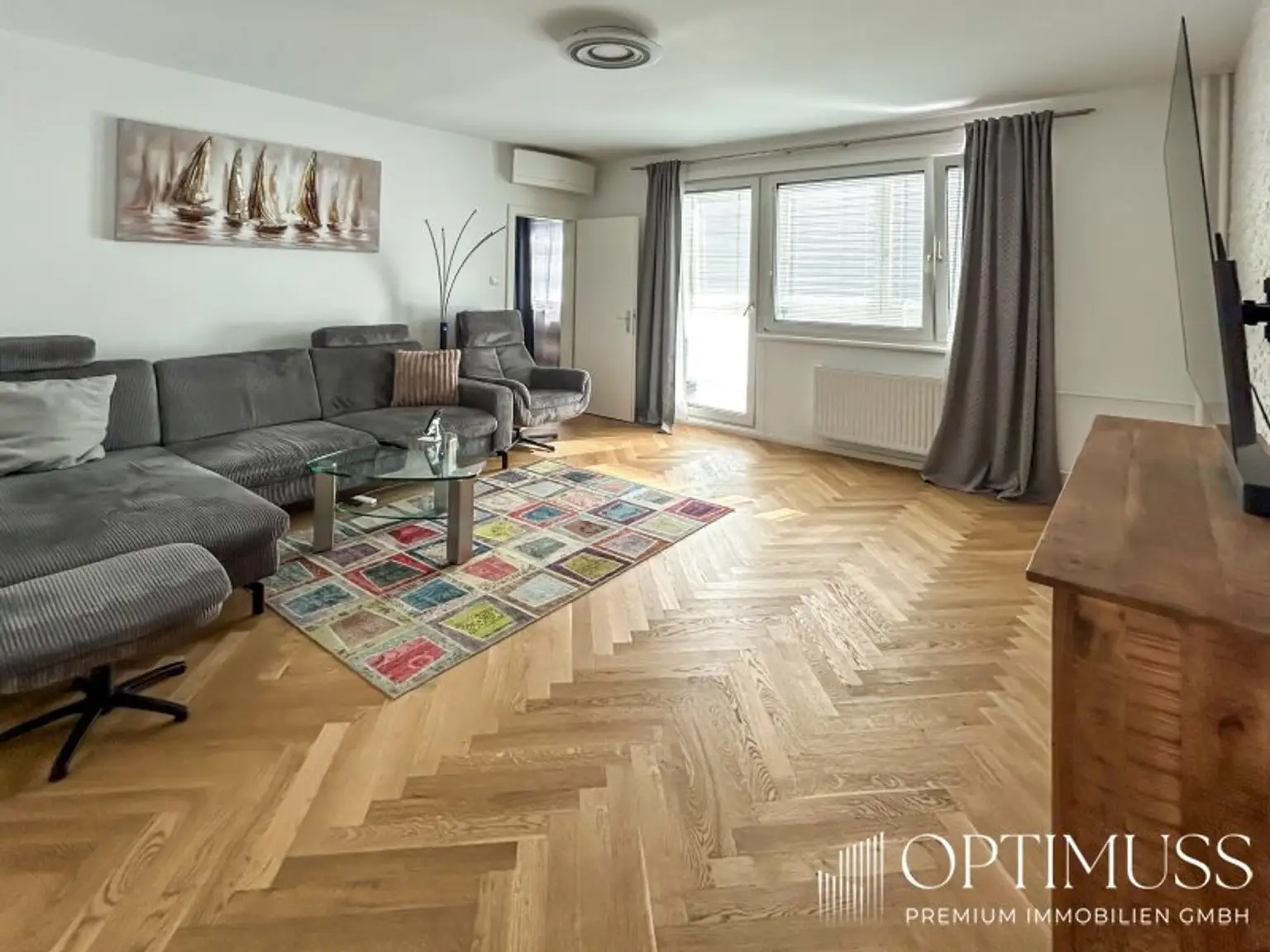 Lichtdurchflutete 2,5 Zimmer Wohnung in Topp Lage mit grosser Loggia und Grünblick auf Donaukanal!