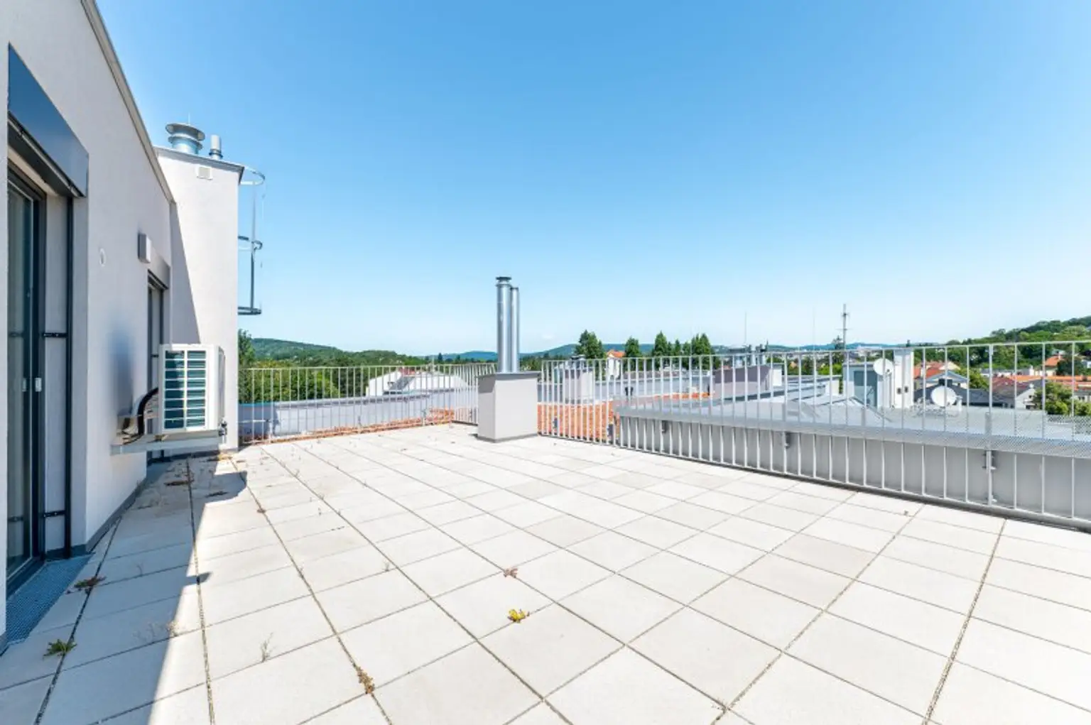 Erstbezug ab Oktober! Grandiose 4-Zimmer-Terrassenwohnung inkl. Parkplatz in Hietzing zu vermieten!