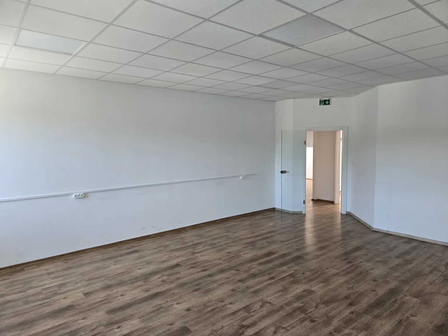 Weiteres Großraumbüro - Büro T.2.17