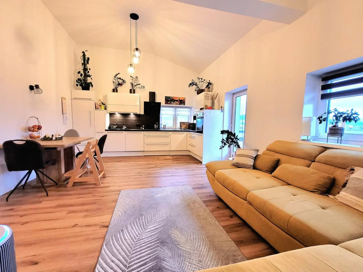 Großer Wohn- Essbereich