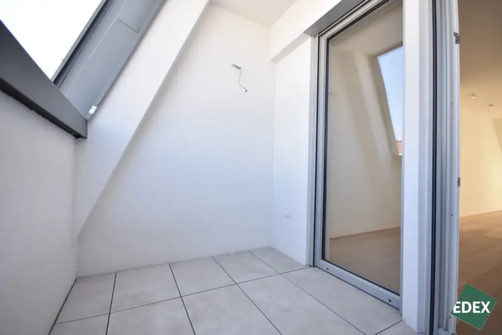 ERSTBEZUG | Traumhafte 2-Zimmer DG-Wohnung mit Loggia & Terrasse in den ruhigen Innenhof