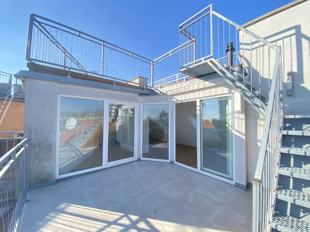 DACHGESCHOSS + 42m² TERRASSEN + FERNSICHT + SONNIG + RUHELAGE + TOPZUSTAND!