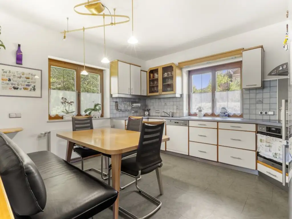 Charmanter und schöner 130m² Architekten-Bungalow in Keutschach Nähe Rauschelesee in Aussichtslage