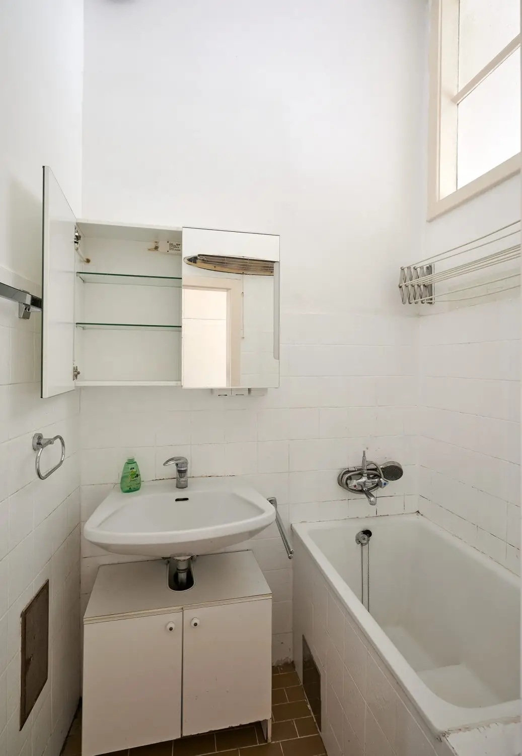 Sie suchen eine Altbauwohnung mit Potenzial in ausgezeichneter Lage?