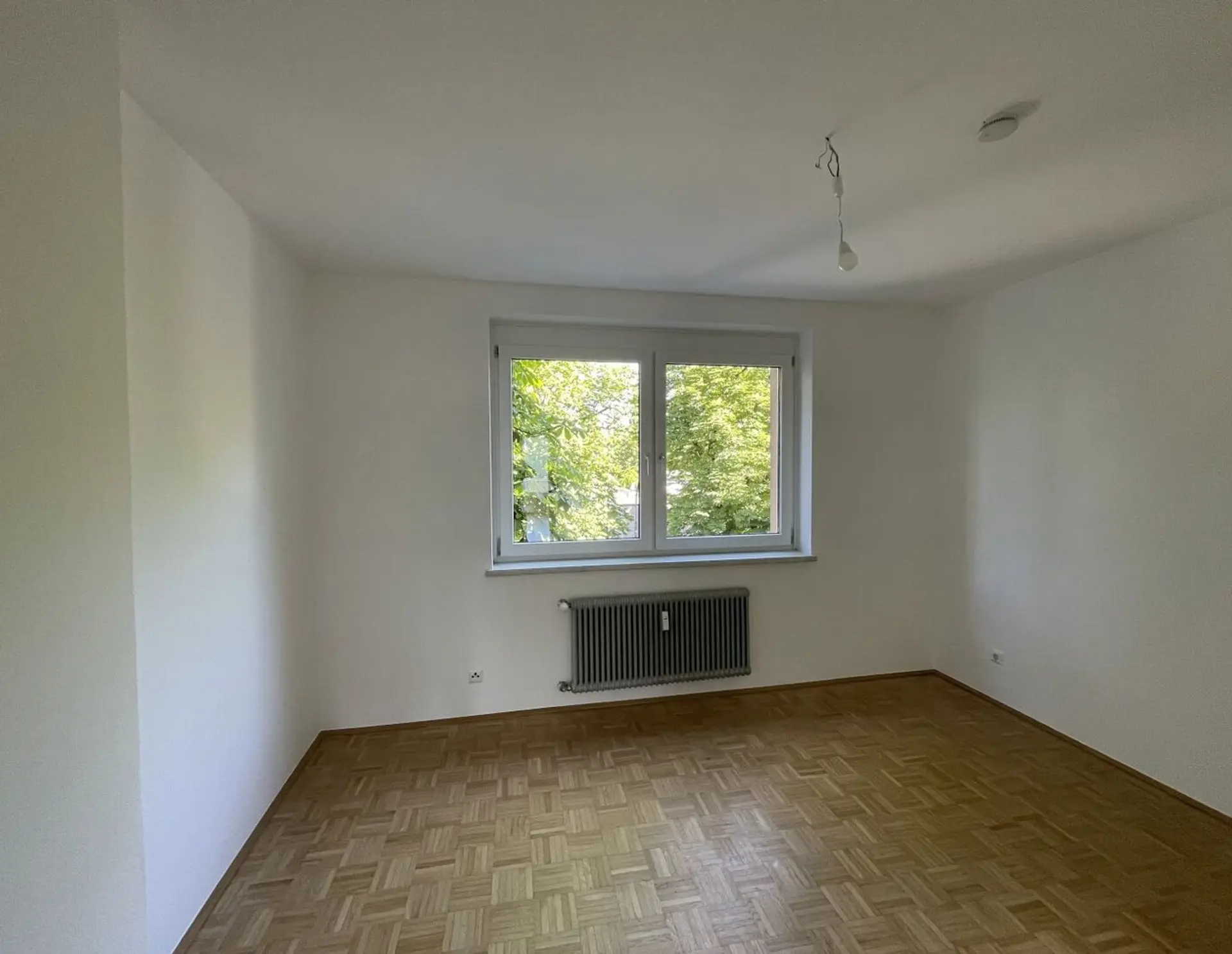 Sehr Schöne, Super Geschnittene 2-Zimmerwohnung !