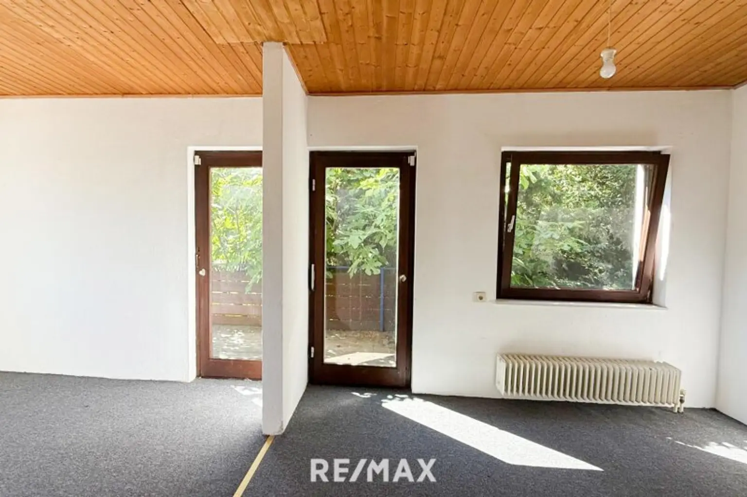 In MAUER uneinsichtiges und traumhaftes Gartenparadies