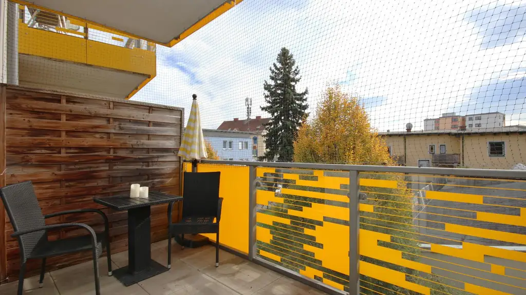 Bezugsfertige vollmöblierte 2-Zimmer-Wohnung mit Balkon