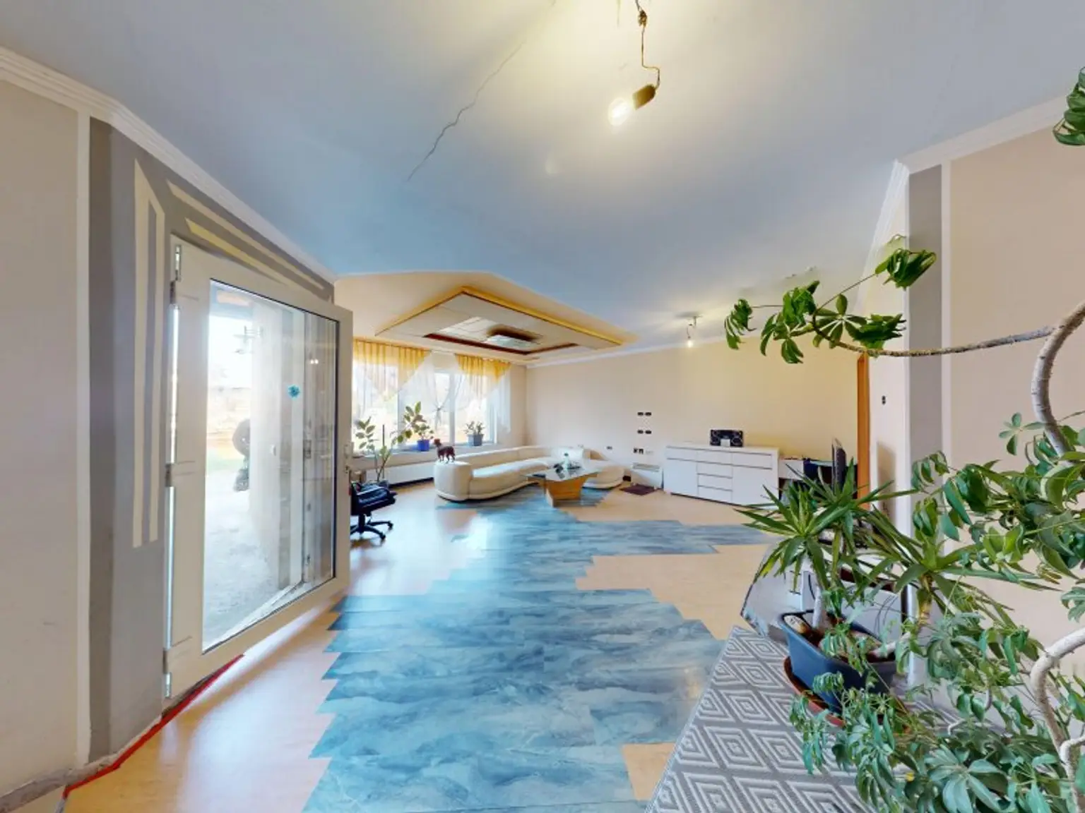 SANIERUNGSSCHNÄPPCHEN! Wer hier Hand anlegt, erfüllt sich seinen Wohntraum! Nähe Therme "Silent Spa"!