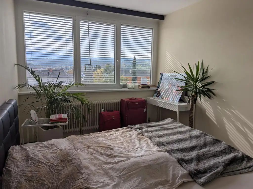 Traumhafte 2-Zimmer-Wohnung mit Penthouse-Flair und Weitblick durch den Wintergarten