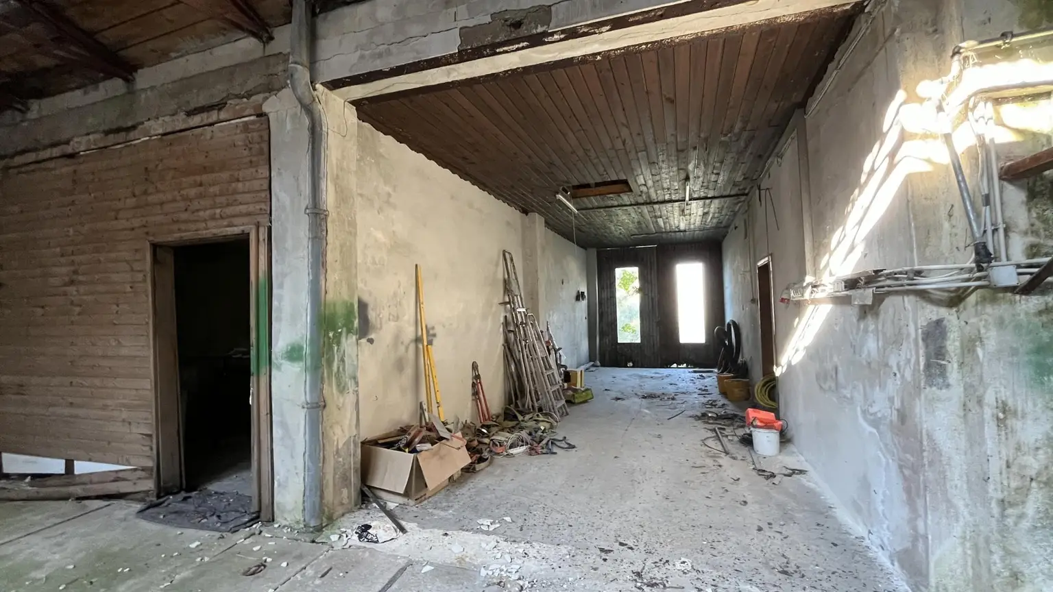 Halle Teil 6