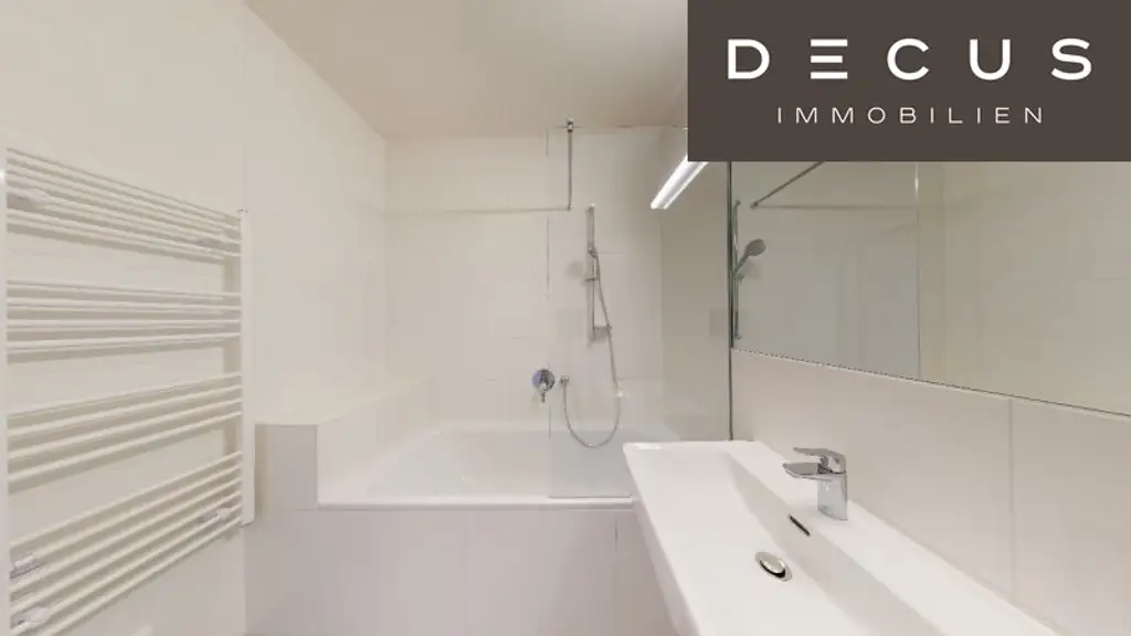 / NEUBAU / AB JÄNNER / RICHTUNG OSTEN / NIEDRIGENERGIEHAUS / ZWEI ZIMMER / 4. STOCK / 12 QM BALKON