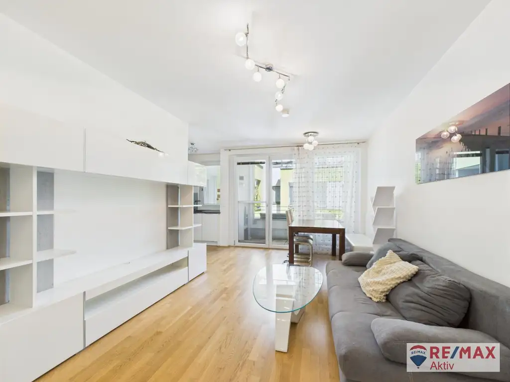 Helle 2-Zimmer Wohnung mit Loggia, Tiefgarage & perfekter Anbindung