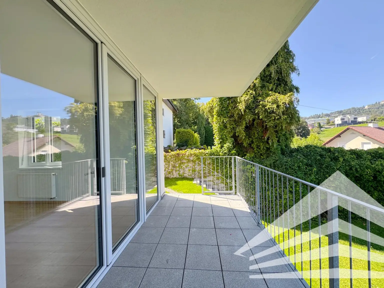 ***Traumhafte 2 Zi.-Wohnung mit Balkon, Eigengarten & TG-Platz am Fuße des Pöstlingbergs***