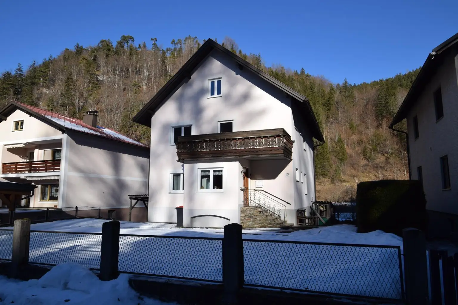 Außenansicht mit Garten