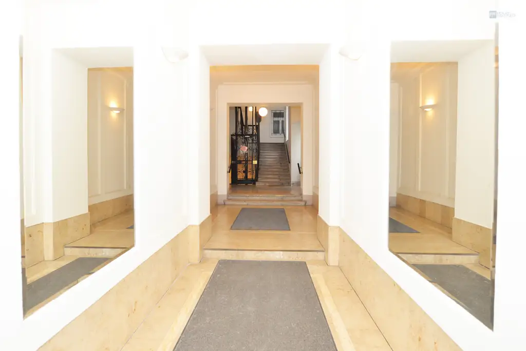 ALTBAU-GARCONNIERE IM HERZEN DES SERVITENVIERTELS –IDEAL FÜR SINGLES, PAARE ODER ALS WIENER HOMEBASE