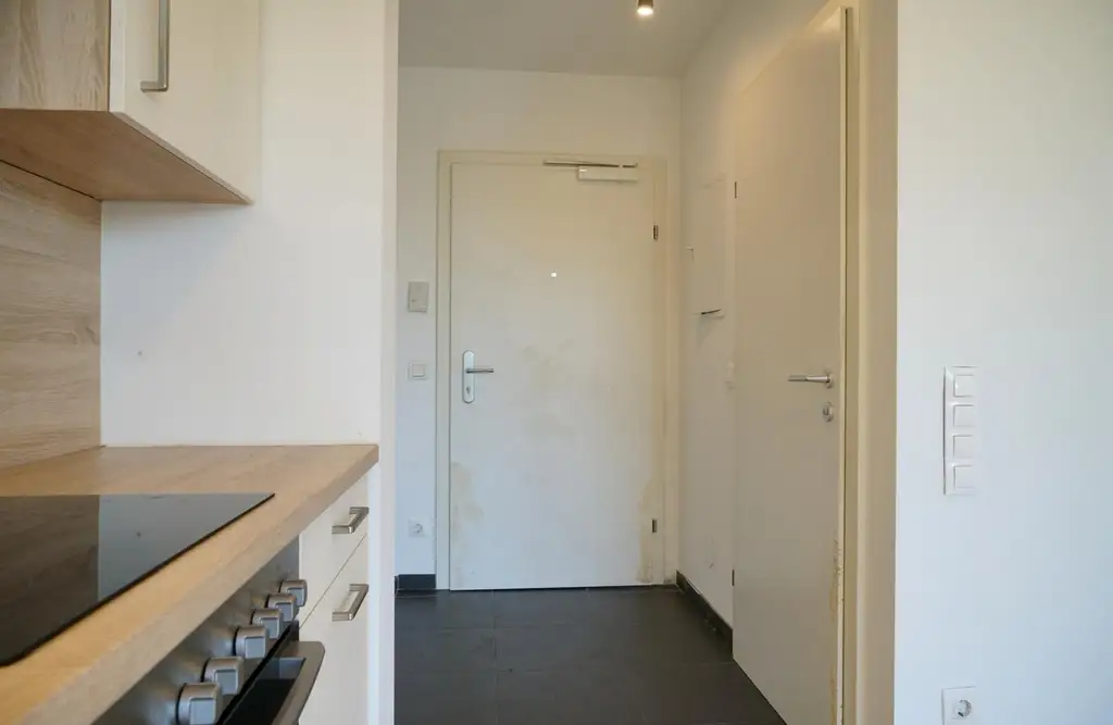 Moderne 1-Zimmerwohnung mit Balkon, Bj 2017, Renovierungsarbeiten notwendig – attraktiver Preis!