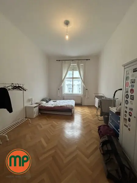 Beste Lage trifft Altbaucharme - 2 Zimmerwohnung am Schwarzenbergplatz