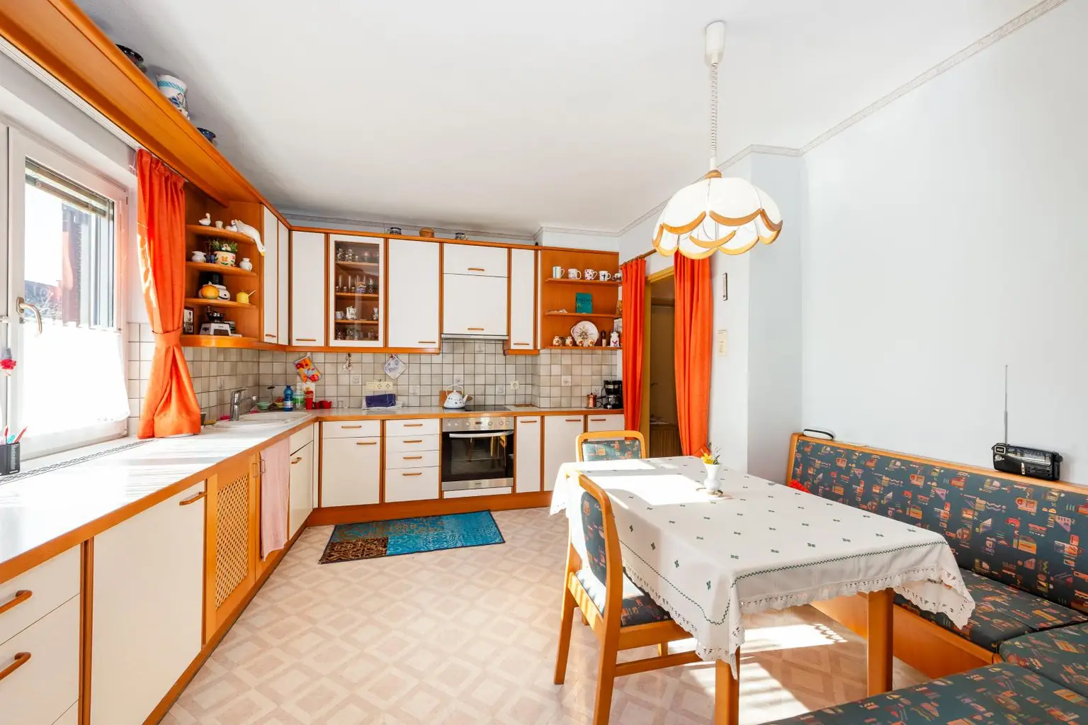 Einfamilienhaus mit wunderschönem Grundstück in ruhiger Lage