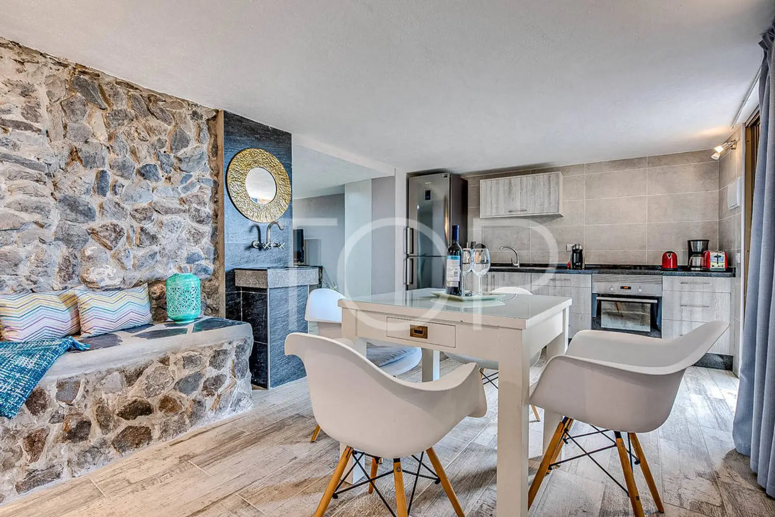 Finca-Apartment-Wohnzimmer-und-Küche-Playa-San-Juan-Teneriffa-5