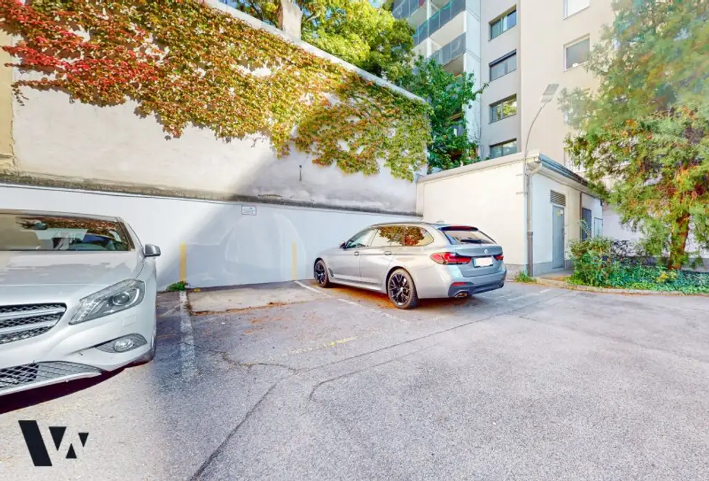PARKBLICK AM HUNDSTURM | NEU RENOVIERTE 3-ZIMMERWOHNUNG MIT PARKPLATZ