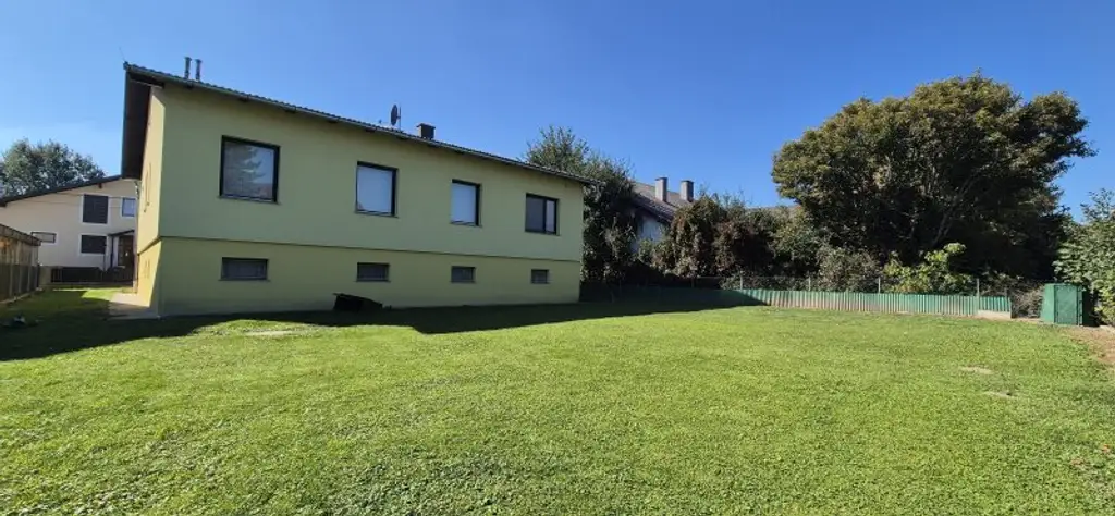 Einfamilienhaus in ruhiger Siedlungslage mit großem Garten (Pachtgrund)