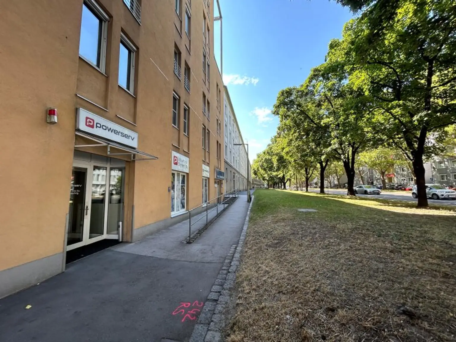 ZU MIETEN: Vielseitig nutzbare Gewerbe/Bürofläche – individuell gestaltbar! Barrierefrei